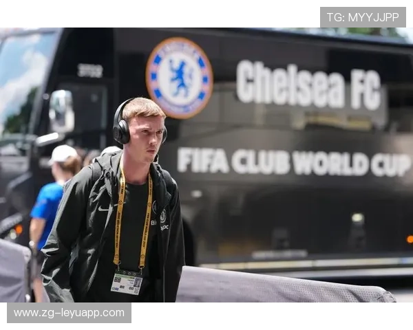 切尔西边路深入推进，帕尔默横传被封堵