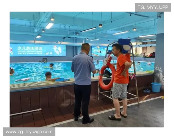 游泳协会开展校园游泳安全督导与规范落实行动,游泳馆监督检查