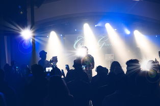 乐鱼体育平台官网-直播互动：球迷与现场氛围的完美结合，篮球直播话术