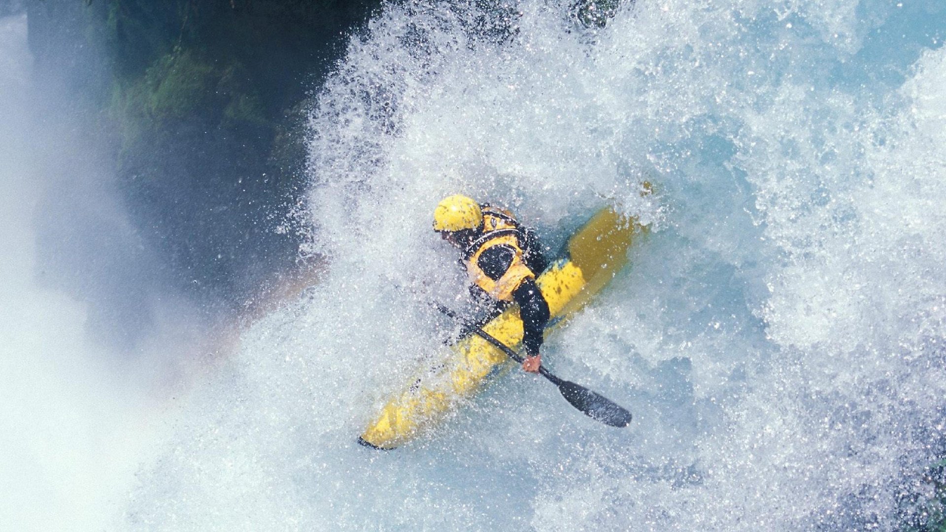 国家队后场战术演练加强快攻组织与第一传精准性训练,后场进攻的关键